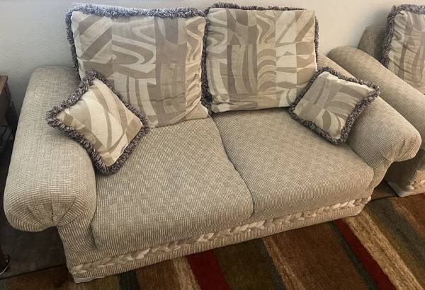 Sofa/Couch Loveseat - Free 1