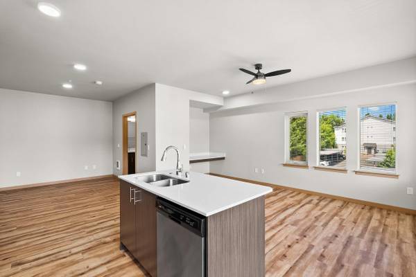 $1,699 / 1br - 694ft2 - New Lease, New you (Port Orchard)63808059139457124