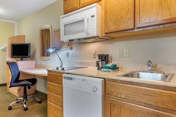 $1,399 / 1br - Act Fast! Limited Availability - No Lease, No Deposit (52825 State Hwy 933, South Bend, IN)63660179250051121