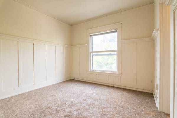 $895 / 350ft2 - Charming Vintage Studio Apartment in NE Portland! (2409 NE MLK Jr Blvd #205)63672637116291120