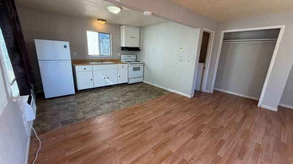 Studio - near CSU 1