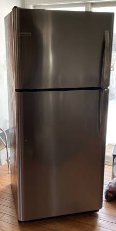 Frigidaire top freezer stainless steel 20.4 cubic feet 1