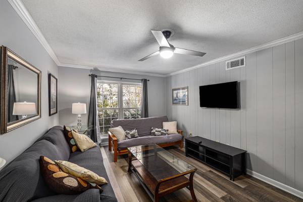 $2000.00 / 1br - 576ft2 - Furnished 1 BR, 1 BA Condo w/ Pool & Utilities/Internet Included, Minu64016107162241124