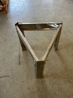 Stainless steel stand for 40 gallon wine tank 1