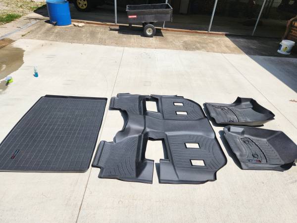 Escalade Weathertech all 3 rows and cargo liner 1