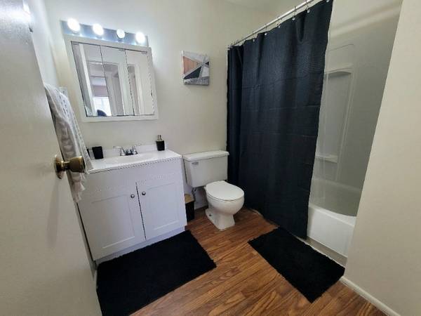 Guest Room, Dishwasher, Close to Schools 1