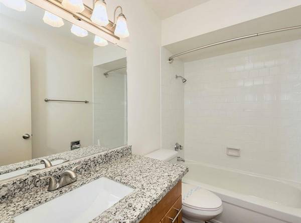$1,650 / 2br - NOW AVAILABLE! CALL TODAY + Walkthrough Kitchens, Dog Walking Area (Gresham)63867270522243123