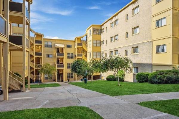 $1,285 / 1br - 607ft2 - Renovated 1 Bedroom Apartment For Rent @ Renew on Temple (Avenues)63969198694147120