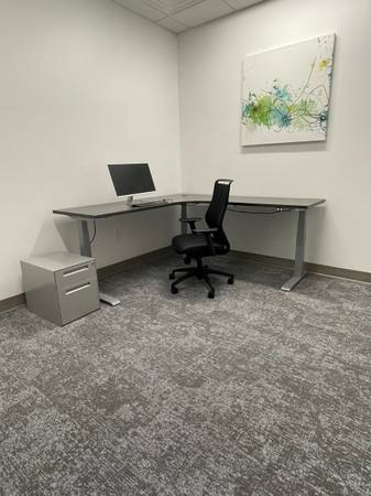 $950 / 102ft2 - Boost Your Business with Private Office Space | Prime Brentwood Office (Brentwood)63924810266243120