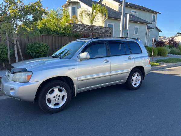 2005 Toyota Highlander Limited Edition AWD With Low Miles 130k Miles 1