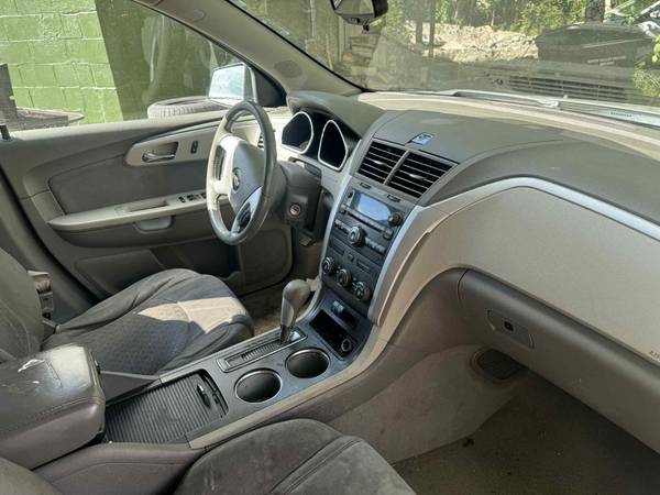 2011 Chevy Traverse LT 4x4, 3rd Row - $4,500 (Wasilla)63470606932099123