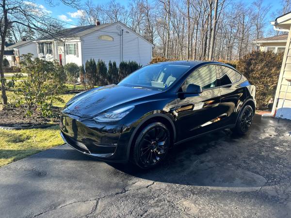 Tesla model Y Dual motor 2023 1
