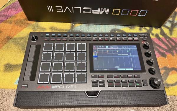 AKAI MPC Live III 1