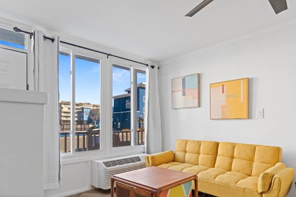 $1000.00 / 1br - WINTER RENTAL - Ocean Block Studio63839297710721124