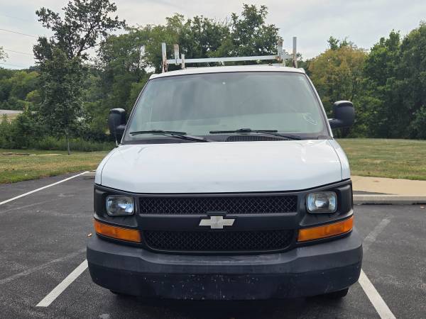 2008 Chevrolet Express - Photo 2
