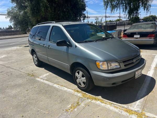 1999 Toyota Sienna - $2,495 (fremont / union city / newark)63617563231361122