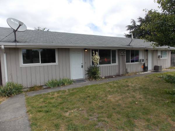 $485,000 / 1325 ft² - Dúplex cerca de la Universidad Pacific Lutheran (Parkland)