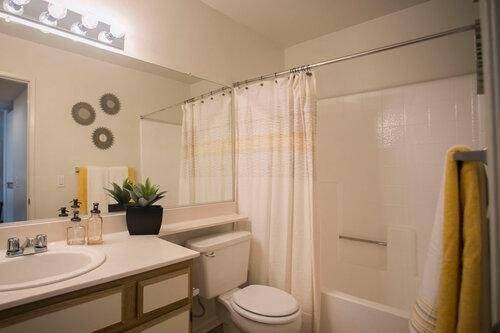 $2,145 / 2br - 846ft2 - Lushly Landscaped with Hillside Layout, Enclosed Garages Included (Temecula CA)64028082537091124
