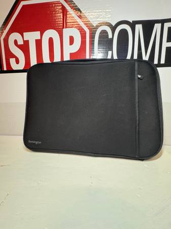 Kensington Laptop Case 1
