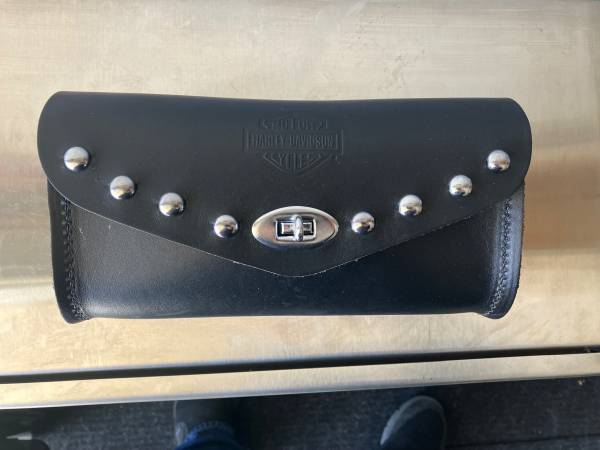 Windshield bag 1