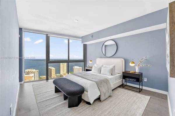 $1,699,000 / 3br - 1870ft2 - 3 Bedroom Corner unit Icon Brickell Best Layout (Brickell)64051002361473122