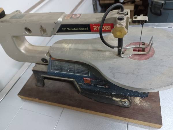 MISC POWER TOOLS - SCROLL SAWS, BELT SANDER 1