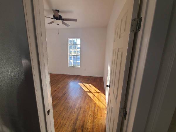 $1,800 / 1300ft2 - Office/House building for rent (Bishop Arts Area 75208 Oak Cliff) (Bishop arts area 75208 Oak cliff)63796601812609121
