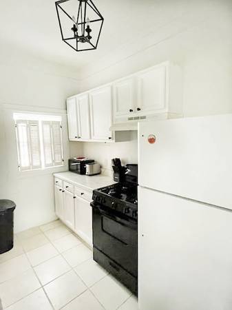 $1700.00 / 1br - 1258ft2 - Cozy furnished downtown room #2 (not full unit)64016106799489121