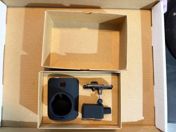 SimpliSafe SimpliCam Outdoor Camera Kit / Black / For SimpliCam 1