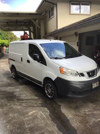NV200 mini cargo van 1