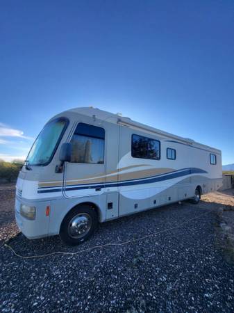 Fleetwood Pace Arrow 1