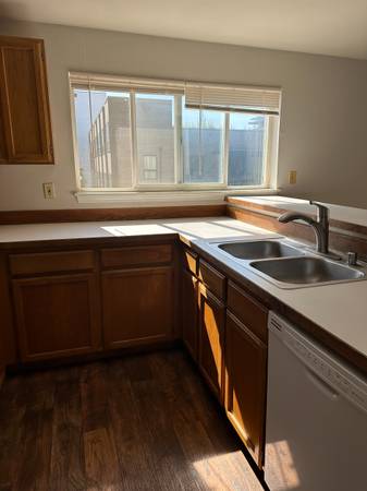 $1,860 / 1br - 600ft2 - WALK to Seattle ZOO, Farmers Market, GREENLAKE... (Phinney Ridge/Greenwood)63852483482881124