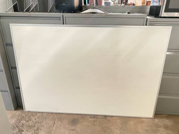 6' x 4' white board 1