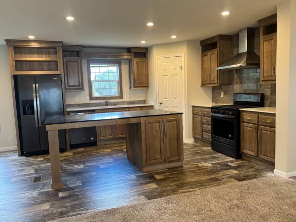$84,000 / 3br - 1750ft2 - Beautiful Contemporary 3 Bedroom 2 Bath Home in Caledonia (Caledonia Country Meadow's Village Village)64180500996099121