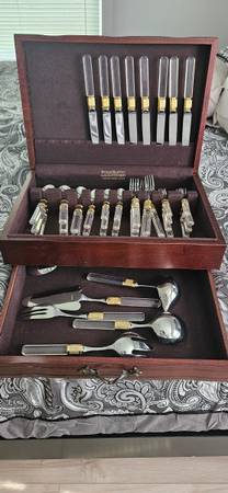 Mikasa Prisma Flatware by Larry Laslo (1980) 46 pieces including servi 1