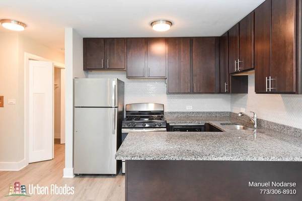 $2,050 / 1br - 700ft2 - Glistening 1 Bedroom, 1 Bath in Gold Coast, Available: 11/1/2025 (Gold Coast)64041647960577124