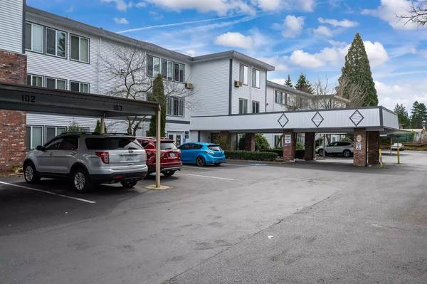 $2,250 / 2br - 1000ft2 - Your search stops here! Exquisite views can be yours! 2 bed / 1 bath (Bellevue)63929303329667123
