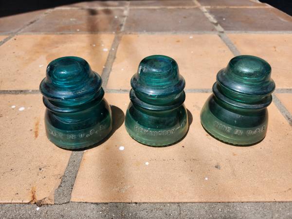 Glass insulators 1