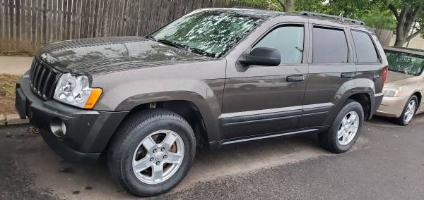 2005 Jeep Grand Cherokee Laredo 4x4 SUV - $3,900 (Staten Island, New York)63614430014211120