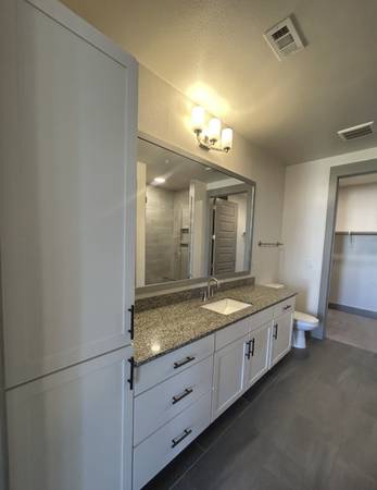 $1,874 / 596ft2 - ESTUDIO GRANDE CON LAVADORA/SECADORA, PISCINA, GIMNASIO, ESTACIONAMIENTO, ETC. (SOLO $1000 DEPÓSITO) (UPTOWN)64305649362817124