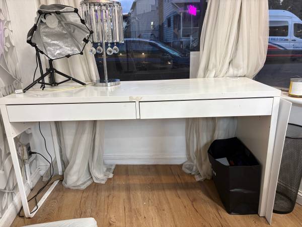 IKEA table 1
