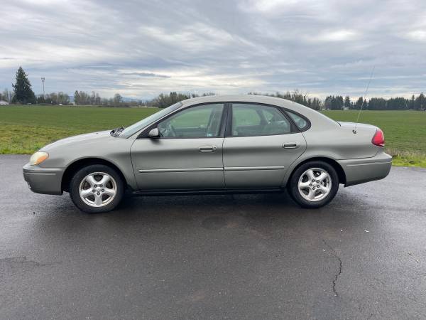 Ford Taurus $1880 obo 1