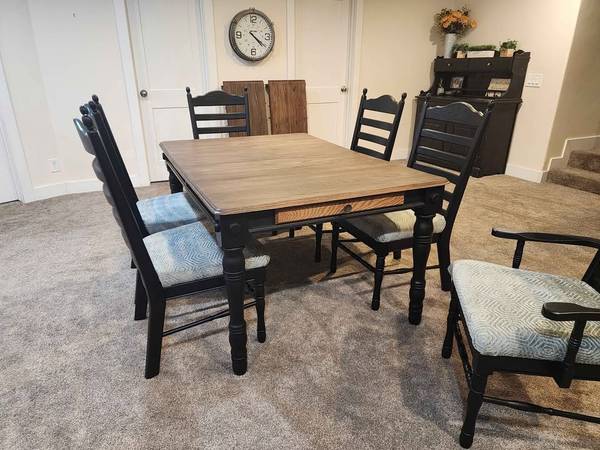 Solid Oak Dining Table Set 1