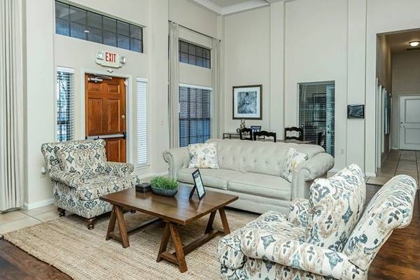 $1,207 / 1br - 700ft2 - Get an amazing workout in our fully equipped Fitness Center! (Dallas - Dallas)63796257718275122