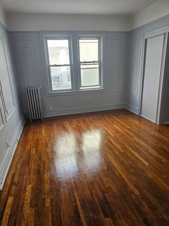 $2,250 / 2br - 700ft2 - 32-43 STEINWAY ST TWO BEDROOM  NEAR M R N Q TRAIN AND 30MIN TO N Y C (ASTORIA)63945495067139123
