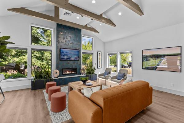 $2.179 / 2 hab - 985 pies² - Vive espacioso en Renton: 2 habitaciones con piscina y ¡1 mes de alquiler gratis especial! (Fairwood)63408953605251123