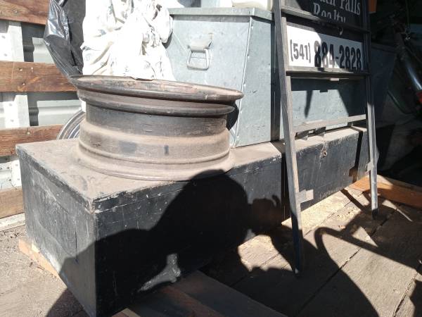 2 Truck Tool Boxes one 4 foot, one 6 foot Price is for both. 1