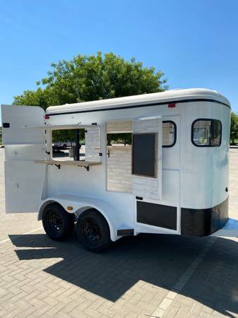 Mobile Horse Trailer 1