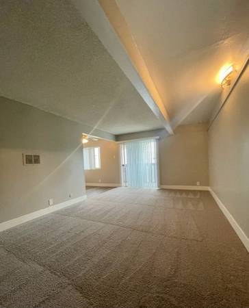 $2,725 / 2br - 962ft2 - Renovated 2 Bed, 2 Bath with Stainless Appliances in Ventura, CA! (Ventura)63800496640641123
