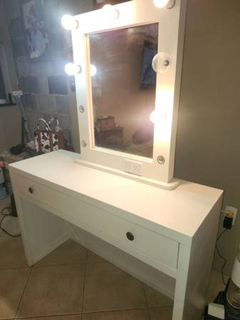 Lighted Vanity 1